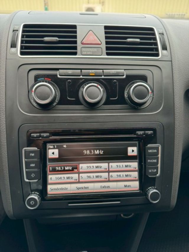 柴油 七人座  無事故 無待修 實跑15萬公里 里程保證  空見大 一台當兩台用 載人載貨都好用  第12張相片