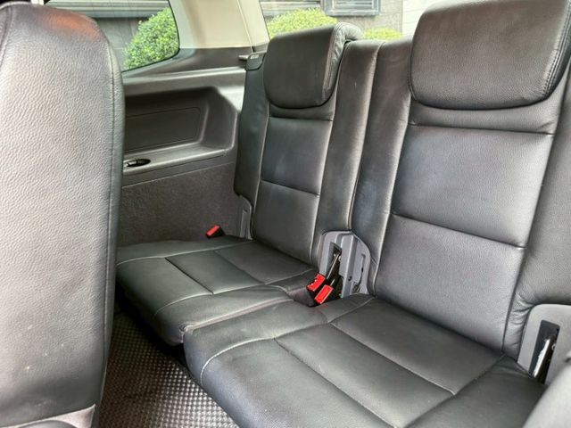 柴油 七人座  無事故 無待修 實跑15萬公里 里程保證  空見大 一台當兩台用 載人載貨都好用  第14張相片