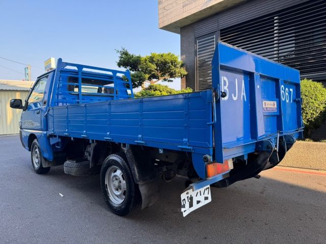 超低里程 稀有釋出  升降尾門 上下貨超輕鬆   升降尾門  大空間貨艙  行車記錄器 倒車顯影  第5張相片