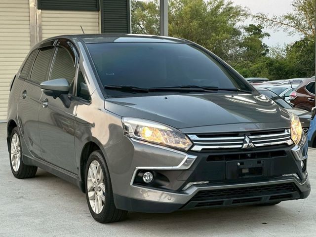 一手車 無待修 里程10萬 里程保證 車況沒問題 I-key摸門 360環景 安卓機 行車記錄器 定速巡航  第1張相片