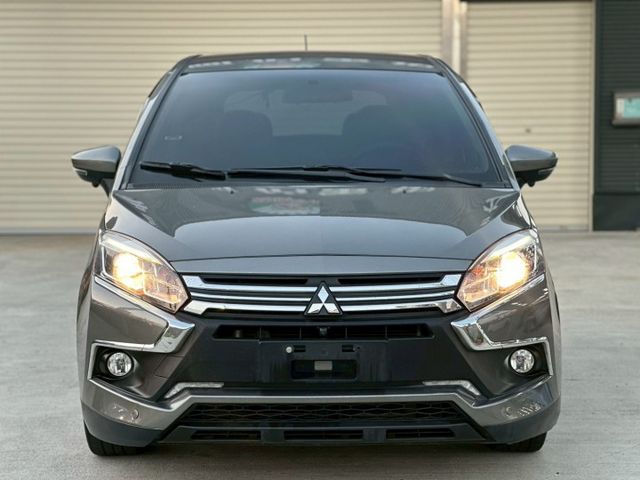 一手車 無待修 里程10萬 里程保證 車況沒問題 I-key摸門 360環景 安卓機 行車記錄器 定速巡航  第2張相片