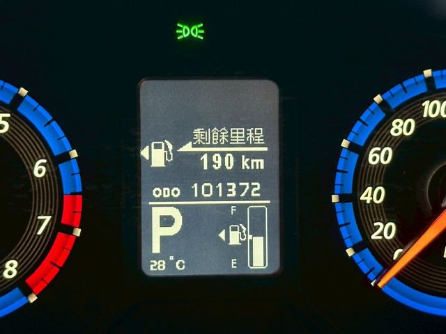 一手車 無待修 里程10萬 里程保證 車況沒問題 I-key摸門 360環景 安卓機 行車記錄器 定速巡航  第12張相片