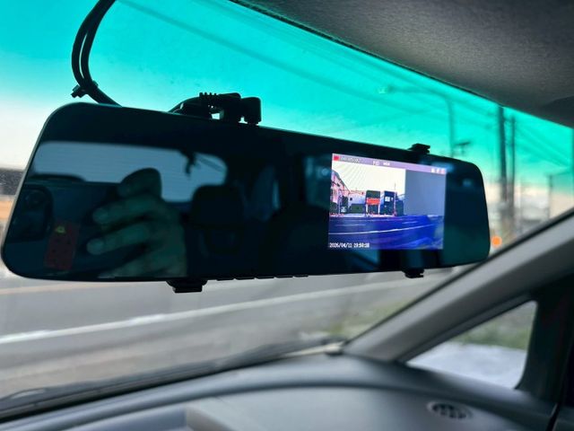 一手車 無待修 里程10萬 里程保證 車況沒問題 I-key摸門 360環景 安卓機 行車記錄器 定速巡航  第15張相片