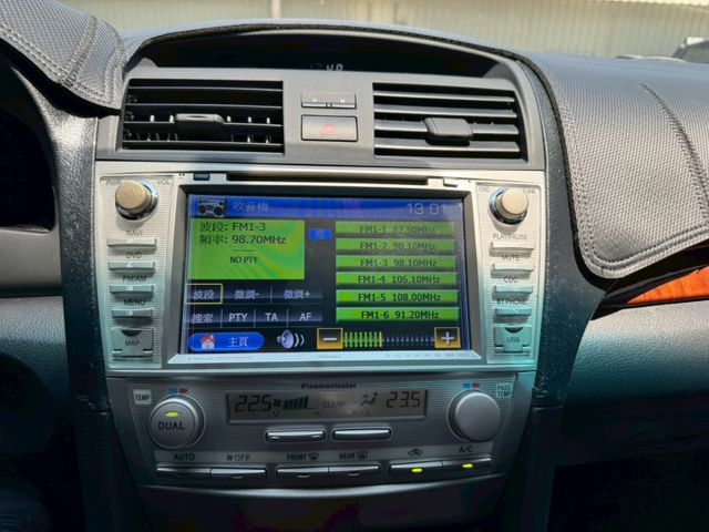 原廠保養  內外都有在顧 車況一流 抬頭 倒車顯影 恆溫空調  第10張相片