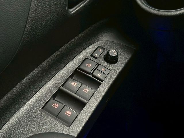 雙電滑門 親菜賣 一手車 無事故 無待修 里程1.8萬公里 里程保證 I-key摸門 車道偏離 碰撞警示 360環景 恆  第10張相片