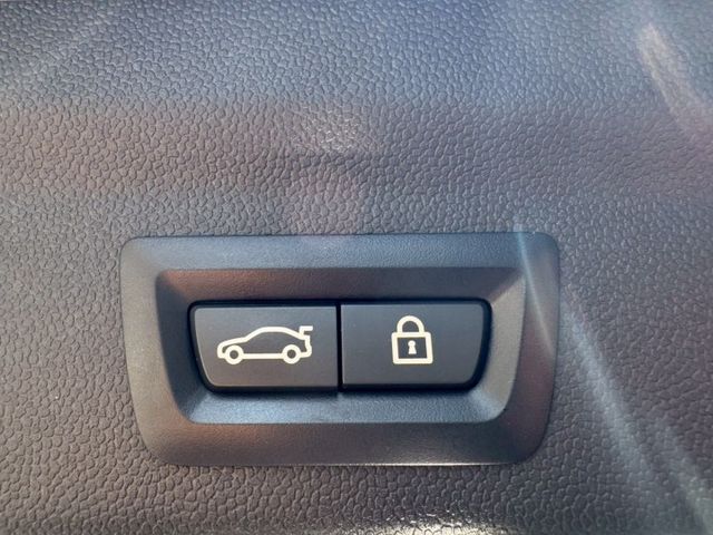 實跑5萬公里 里程保證  車況優 無事故 無待修 I-key摸門 倒車影像 恆溫空調 電尾門 電動座椅  第15張相片