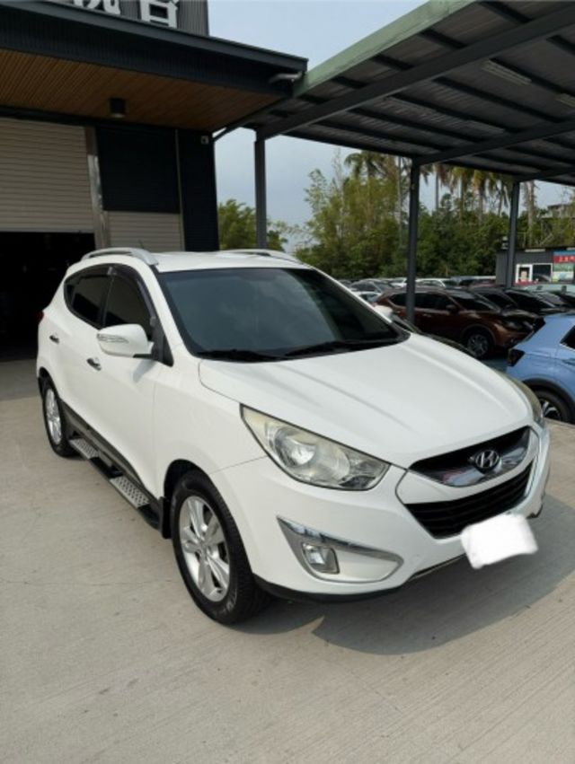 無事故 無待修 里程17萬多公里 里程保證 原廠主機 導航 倒車顯影 行車記錄器 車側踏板  第3張相片