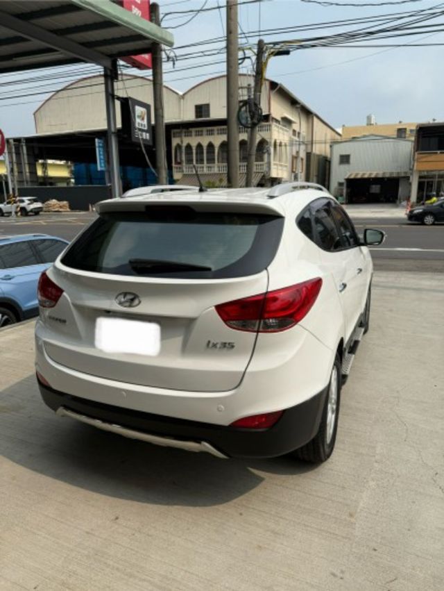 無事故 無待修 里程17萬多公里 里程保證 原廠主機 導航 倒車顯影 行車記錄器 車側踏板  第6張相片