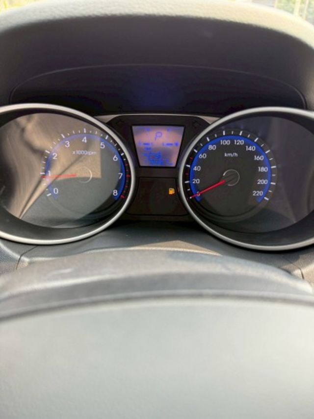 無事故 無待修 里程17萬多公里 里程保證 原廠主機 導航 倒車顯影 行車記錄器 車側踏板  第10張相片