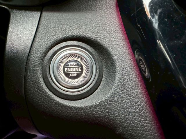 一手車 原版件  原廠保養  ACC跟車 360環景 盲點偵測 電動記憶座椅 I-key  第11張相片