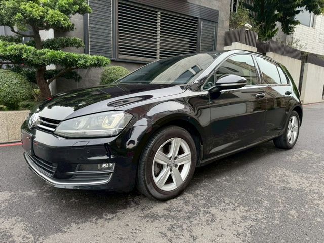 一手車 無事故 無待修 實跑18萬公里 里程保證  I-key摸門 倒車影像 定速巡航 恆溫空調  第1張相片