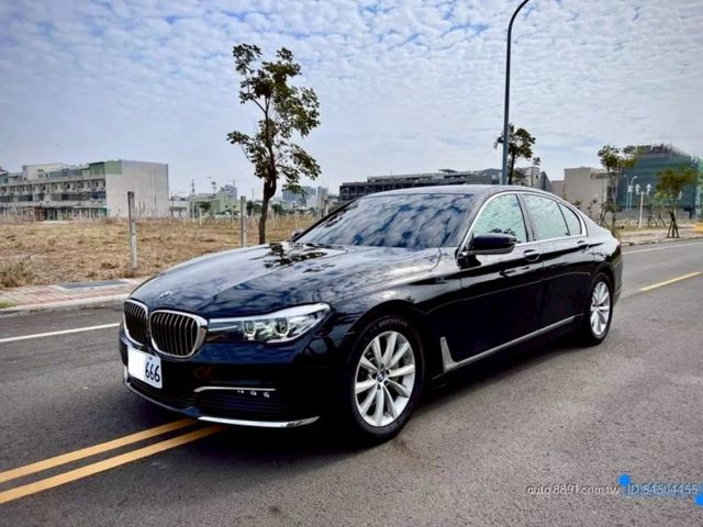 7 SERIES SEDAN  第1張相片