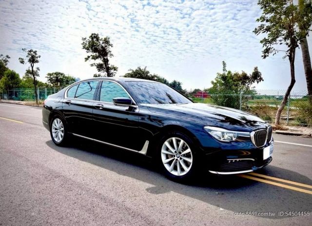 7 SERIES SEDAN  第3張相片