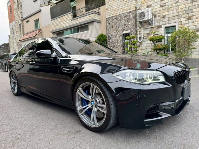 大滿配版本｜旗艦性能房車  M Power 經典代表作 4.4L V8 雙渦輪  馬力560匹  里程13萬公里  第3張相片