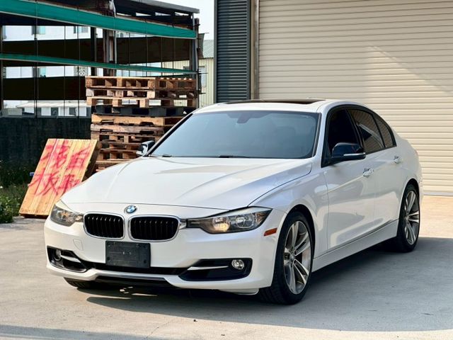 F30 保養廠的車 無事故 無待修 里程19萬公里 車況超好 天窗 I-key摸門 抬頭顯示 底盤QQ 無漏油 無異音  第1張相片