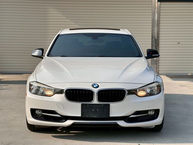 F30 保養廠的車 無事故 無待修 里程19萬公里 車況超好 天窗 I-key摸門 抬頭顯示 底盤QQ 無漏油 無異音  第2張相片