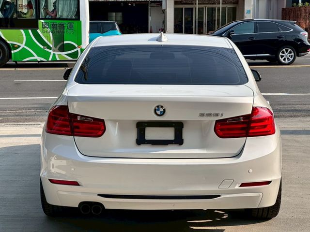 F30 保養廠的車 無事故 無待修 里程19萬公里 車況超好 天窗 I-key摸門 抬頭顯示 底盤QQ 無漏油 無異音  第5張相片