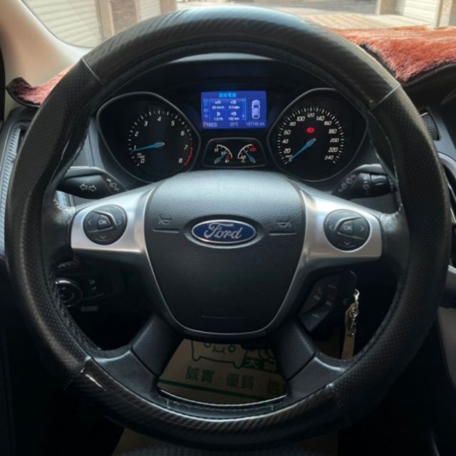 【預約賞車即享網路優惠價】1.6 5D時尚版 方向盤快控鍵 恆溫空調  第12張相片