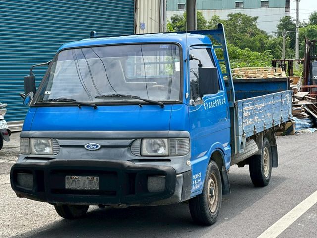 一手車 無事故  里程18萬多 正常保養 有升降尾門 冷氣涼 引擎正常 變速箱正常  第1張相片