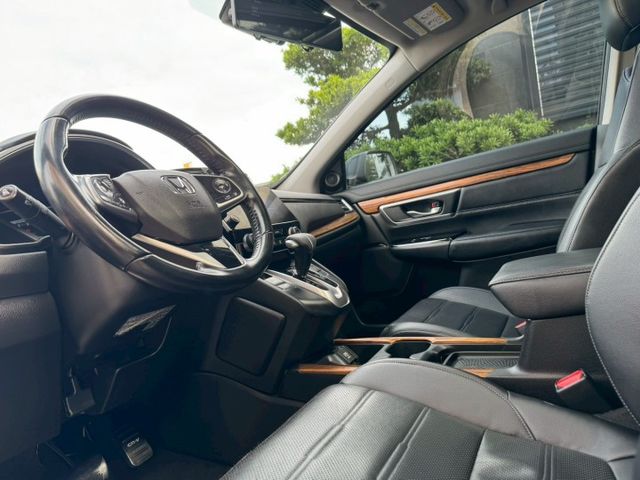 CRV S 版ACC跟車 車道偏離 自動煞車 電動尾門 全景天窗 I-key摸門原廠螢幕 倒車影像 LED頭燈 恆溫空  第9張相片