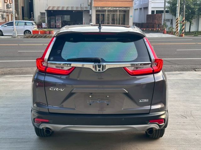 ACC跟車 車道偏離 自動煞車 電動尾門 盲點偵測  I-key摸門原廠螢幕 倒車影像 LED頭燈 恆溫空調  第5張相片