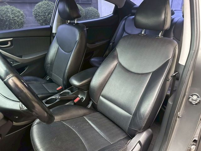 ELANTRA  第8張相片