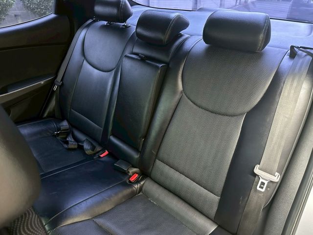 ELANTRA  第9張相片