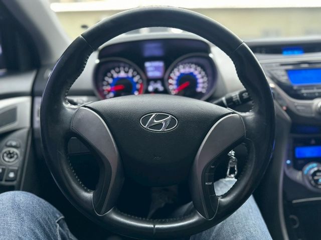 ELANTRA  第10張相片