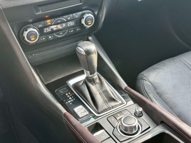 旗艦版 定速巡航 車道偏離 電動座椅 倒車顯影 BOSE音響 原廠主機 I-key摸門 恆溫空調 盲點偵測  第11張相片