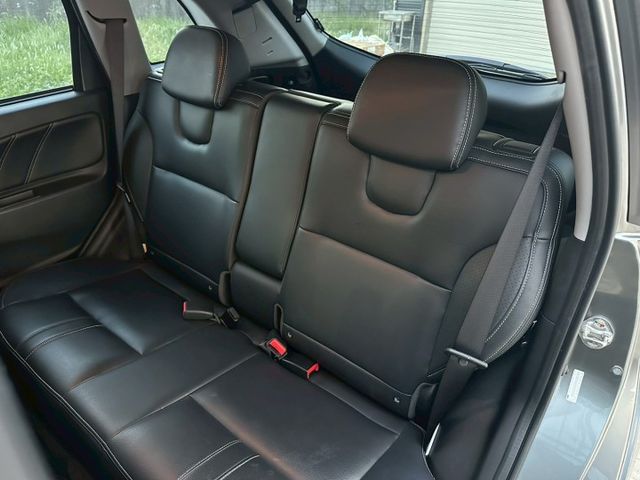一手車 無待修 里程10萬 里程保證 車況沒問題 I-key摸門 360環景 安卓機 行車記錄器 定速巡航  第9張相片
