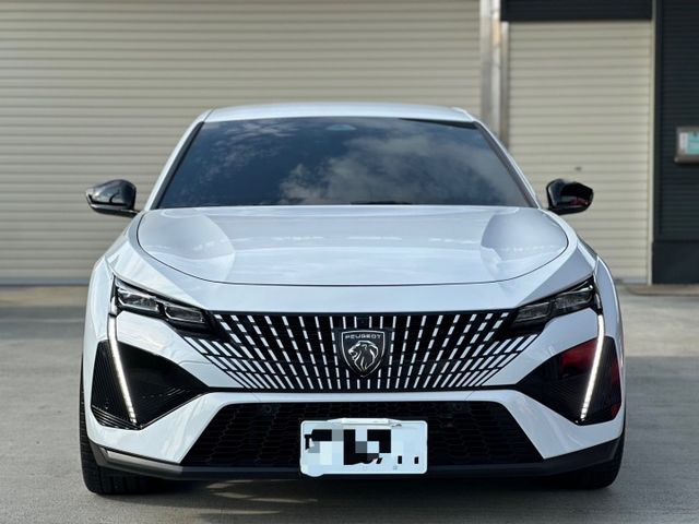 一手車 原版件 實跑16000公里 里程保證  1.2 pure Tech 汽油渦輪頂級版 新車價156.9萬  第2張相片