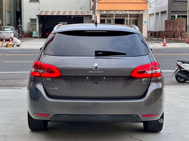 SW PureTech Allure I-key摸門 盲點偵測 360環景 車道偏離 全景天窗  第5張相片