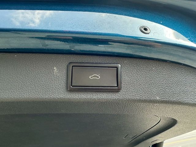 4WD LED頭燈 全景天窗 換檔撥片 雙電動椅 恆溫空調 I-key摸門 360環景 電尾門 ACC跟車 自動煞車  第18張相片