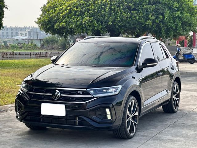 一手車 原版件 實跑4.9萬公里 新車保固中 ACC跟車 車道偏離 全景天窗 電尾門 盲點 數位儀表  第1張相片