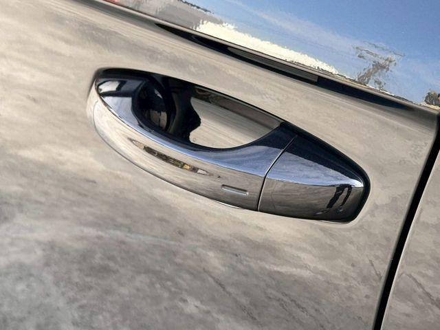 一手車 原版件 實跑4.9萬公里 新車保固中 ACC跟車 車道偏離 全景天窗 電尾門 盲點 數位儀表  第7張相片