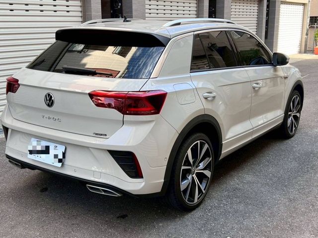 一手車 原版件 實跑2.7萬公里 新車保固中 ACC跟車 車道偏離 全景天窗 電尾門 盲點 數位儀表  第6張相片