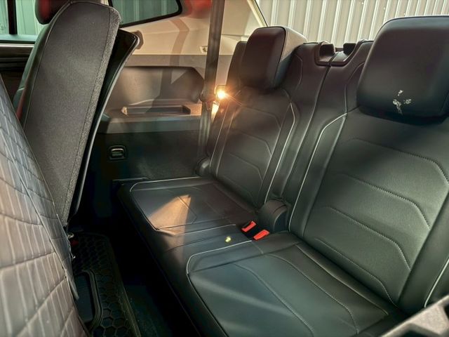 福斯TIGUAN 280 七人座 內外都有在顧 車況一級棒 無異音 換檔順暢 升級18吋鋁圈 前加大卡鉗 電尾門 I-k  第8張相片