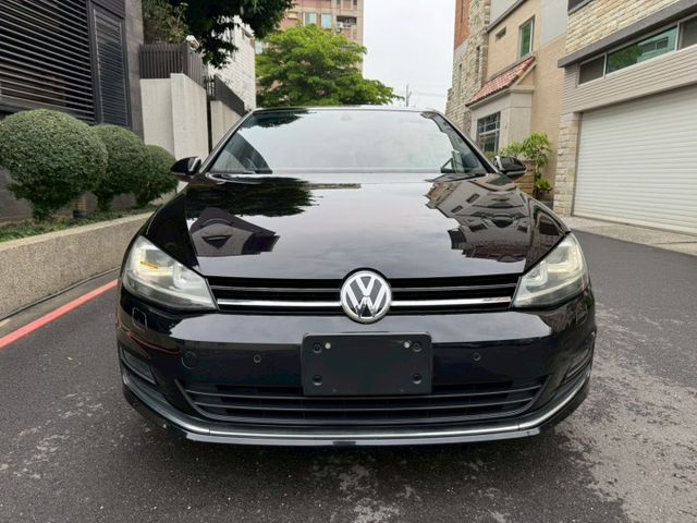 一手車 無事故 無待修 實跑18萬公里 里程保證  I-key摸門 倒車影像 定速巡航 恆溫空調  第2張相片