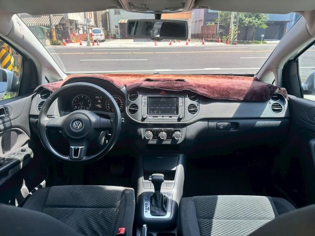 工單厚厚一疊 車況非常好 引擎蓋打開看得到換過一堆耗材了 定速巡航 AppleCare 倒車顯影 行車記錄器  第9張相片