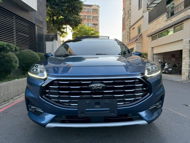 旗艦版 ACC跟車 全景天窗  B&O音響 電動尾門 抬頭顯示器 360環景 電動座椅 I-key摸門 雙區恆溫空調  第2張相片
