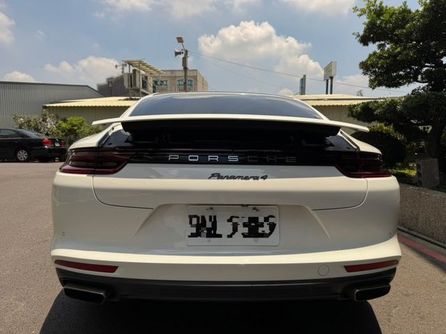 PANAMERA  第4張相片