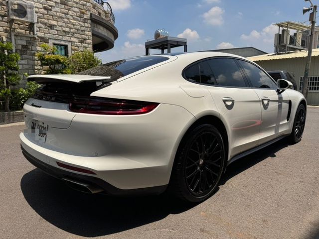 PANAMERA  第6張相片