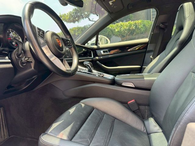 PANAMERA  第7張相片