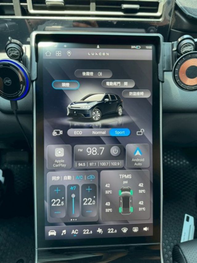亮點版  一手車 原版件 實跑1萬公里 新車保固中  全景天窗 360環景 電動尾門 電動坐椅 ACC 跟車 盲點偵測  第10張相片