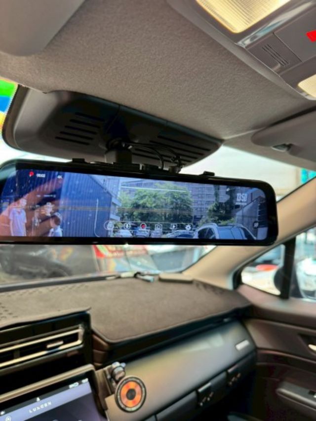 亮點版  一手車 原版件 實跑1萬公里 新車保固中  全景天窗 360環景 電動尾門 電動坐椅 ACC 跟車 盲點偵測  第14張相片