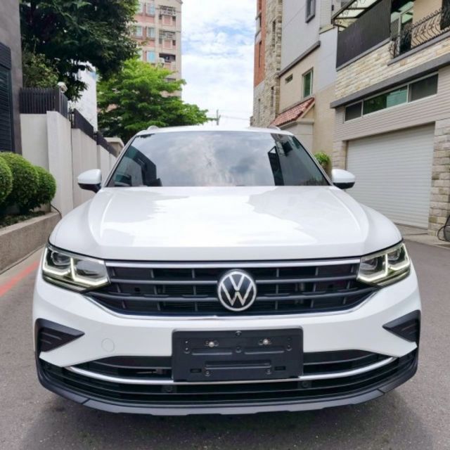 ACC跟車 車道置中 車道偏移 電動記憶椅 電動尾門 360環景 盲點偵測 自動停車 恆溫空調 I-key摸門  第2張相片