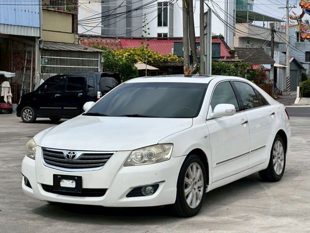 一手車 無事故 實跑23萬公里 內外都有在顧  天窗 倒車顯影 恆溫空調 I-key 電動椅 安卓機  第1張相片