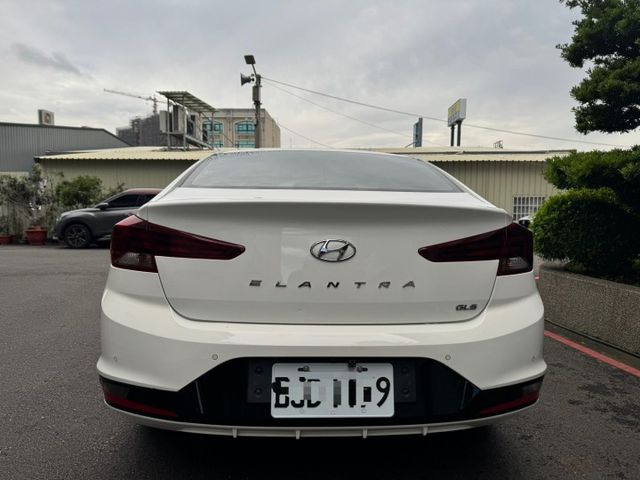 ELANTRA  第4張相片