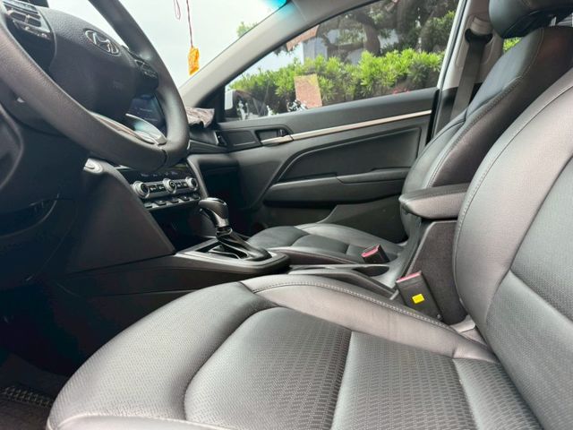 ELANTRA  第7張相片