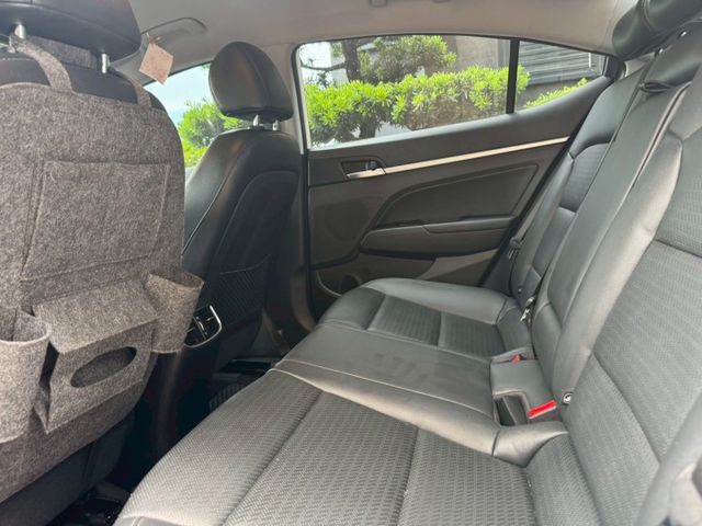 ELANTRA  第8張相片